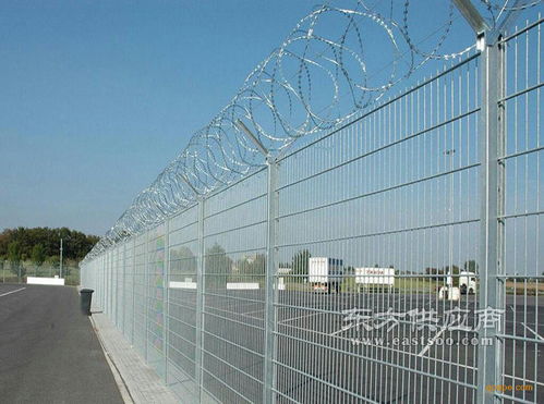 河北華久刀片刺繩護欄網(wǎng) 專業(yè)防護網(wǎng)的生產(chǎn)與應用